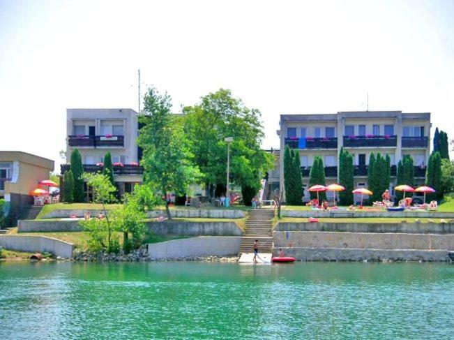 Hotel Fortuna Senec Eksteriør bilde